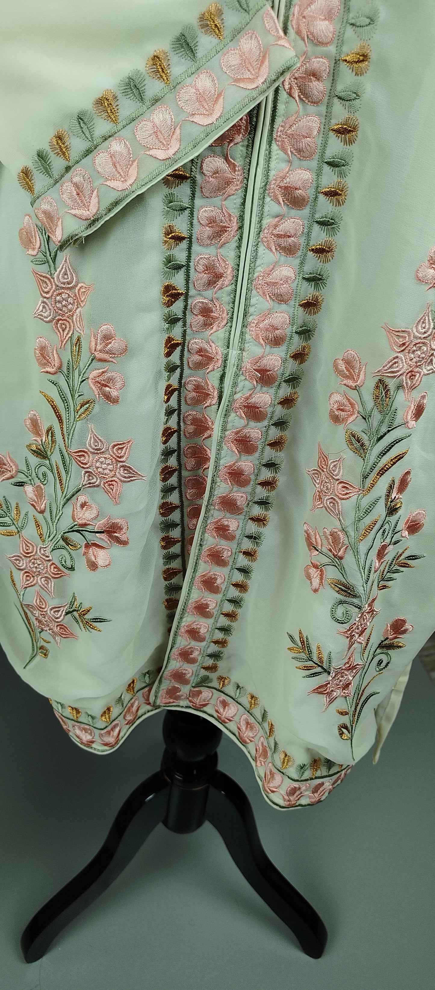 Cream Pink Thread Work Georgette Pakistani Co-Ord Set